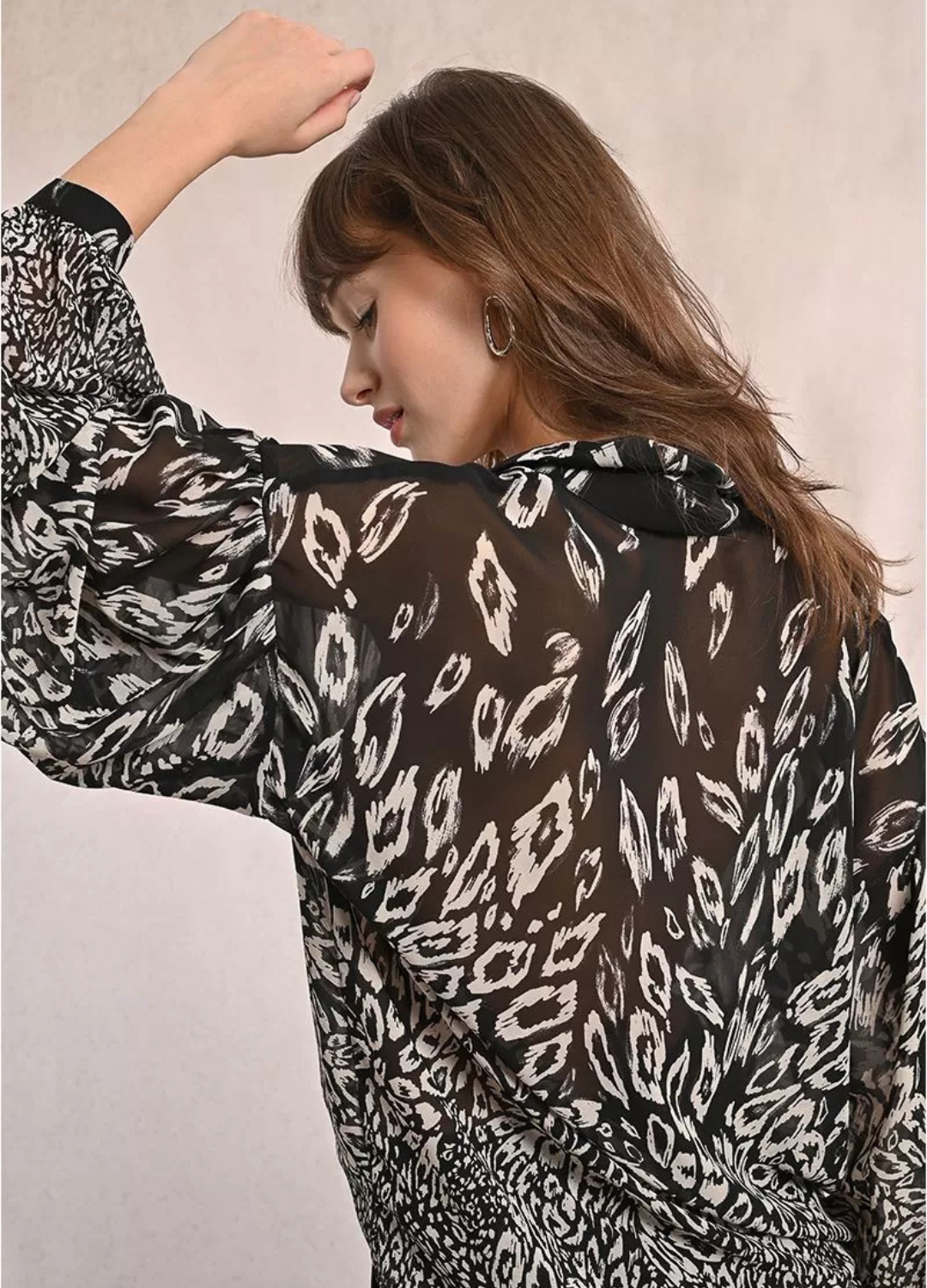 Molly Bracken - White & Black Blouse