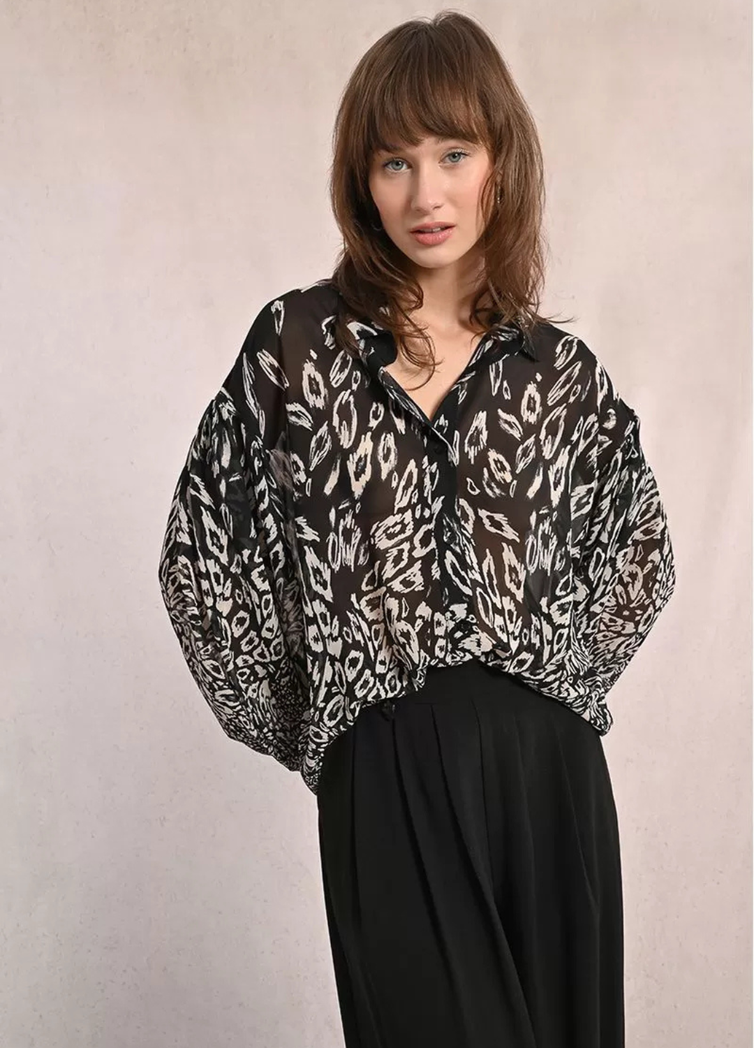 Molly Bracken - White & Black Blouse