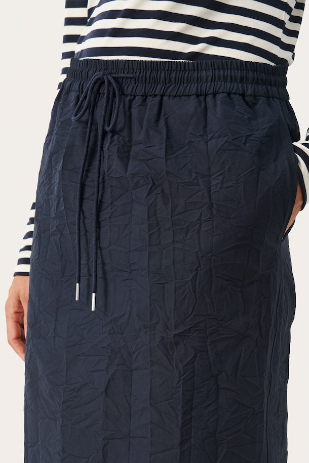 Fasai Navy Cargo Skirt