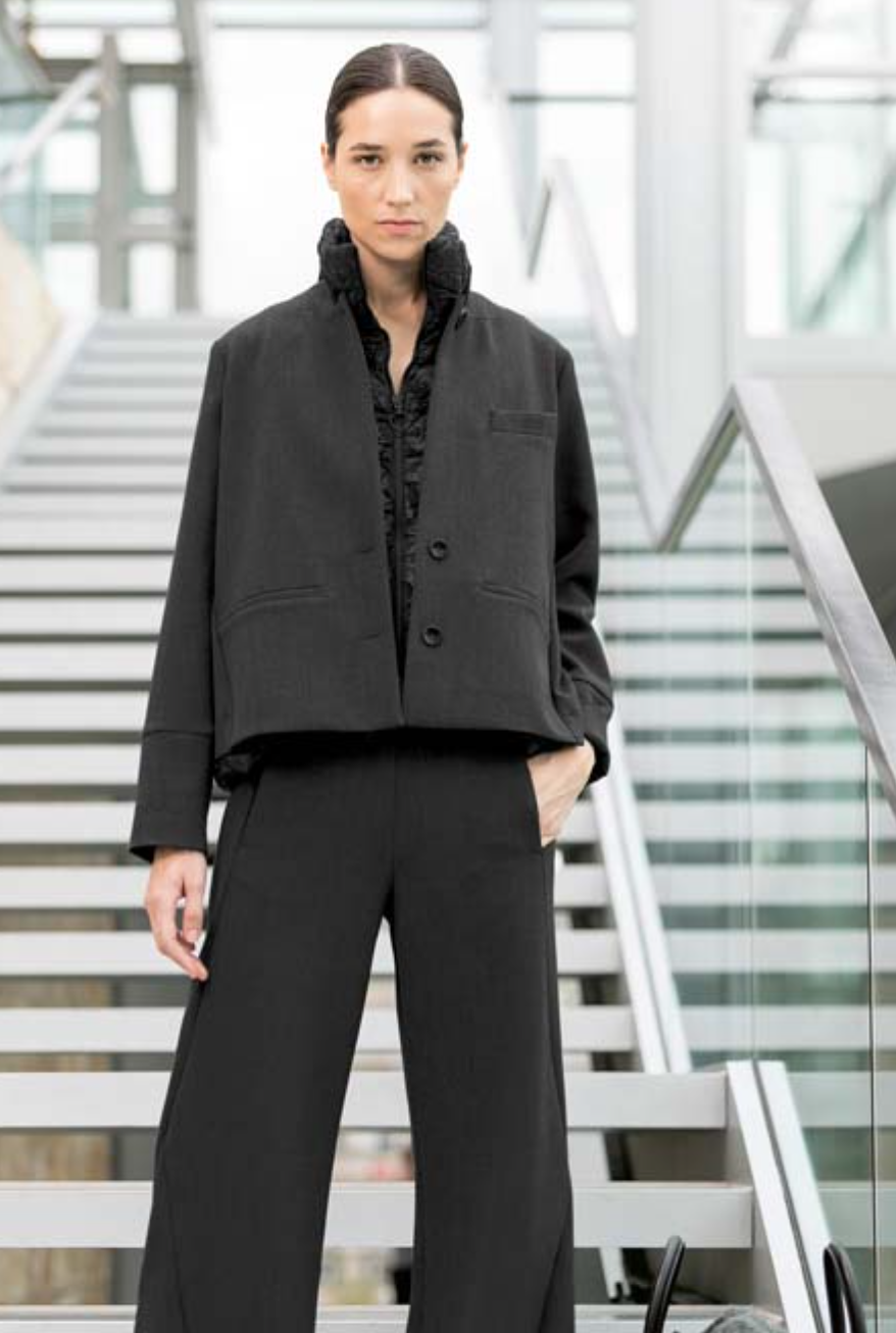 Ania Schierholt - Black High Collar Jacket