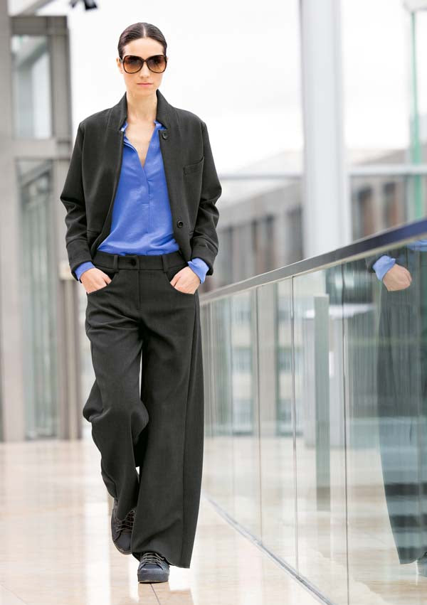 Ania Schierholt - Black High Collar Jacket