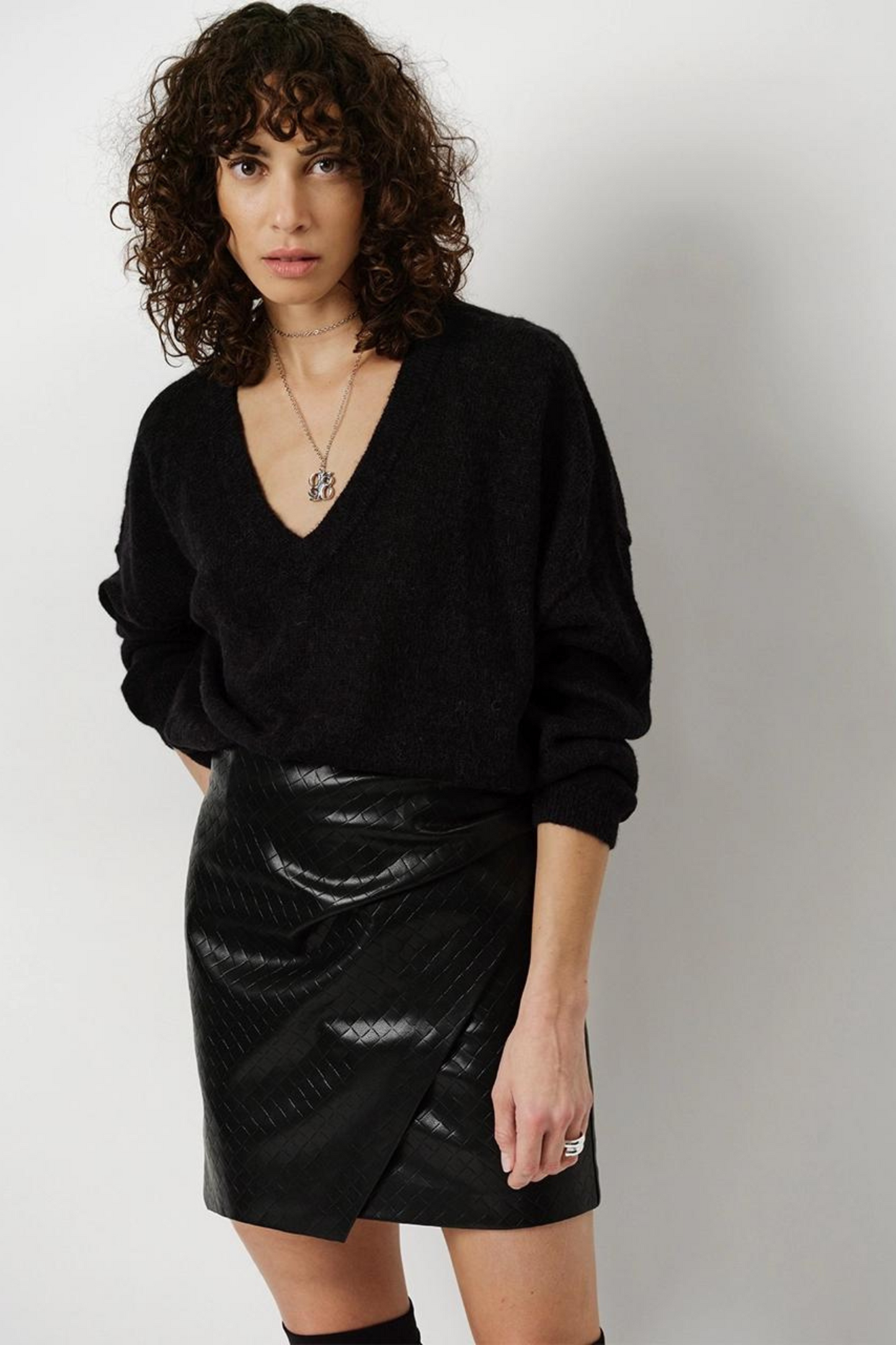 Dante 6 - Ulan V-Neck Black Sweater