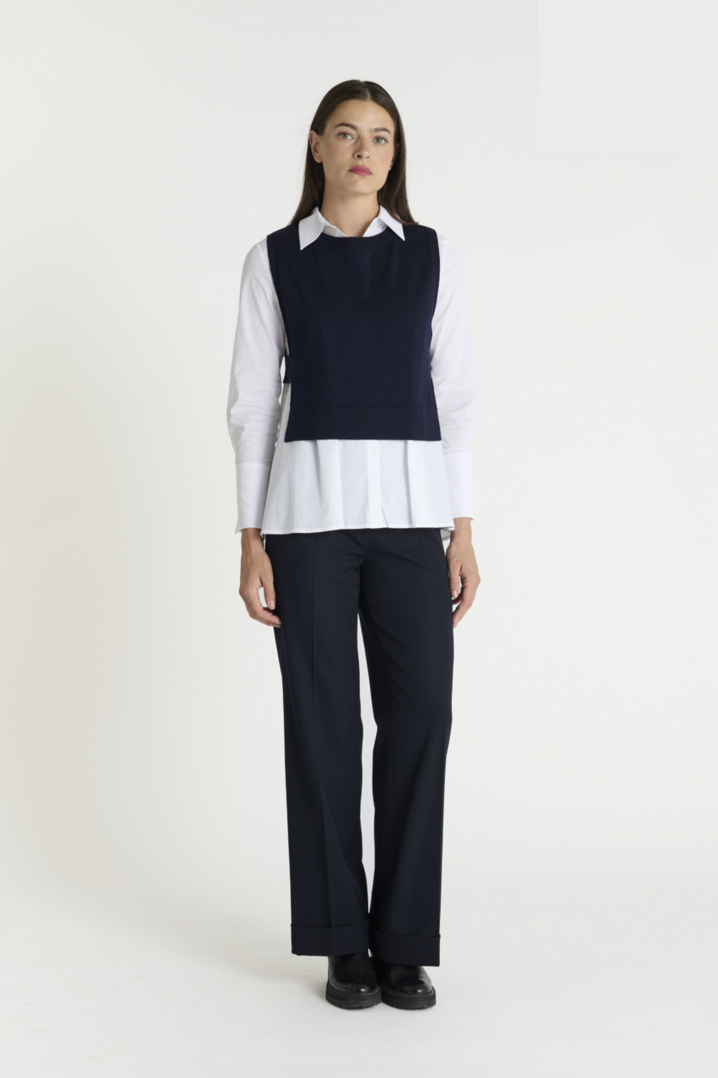 HANA SAN - MOKINH NAVY WOOL VEST