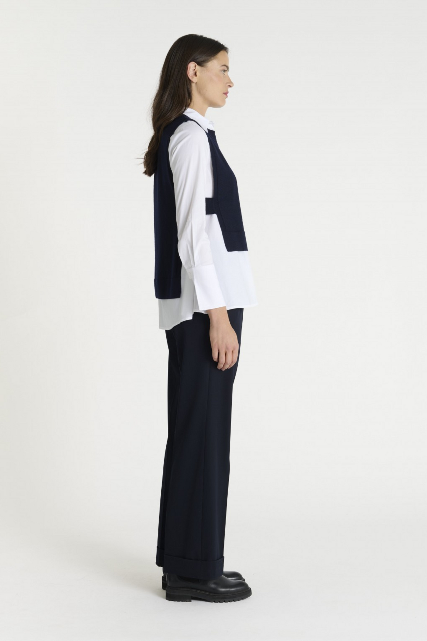 HANA SAN - MOKINH NAVY WOOL VEST