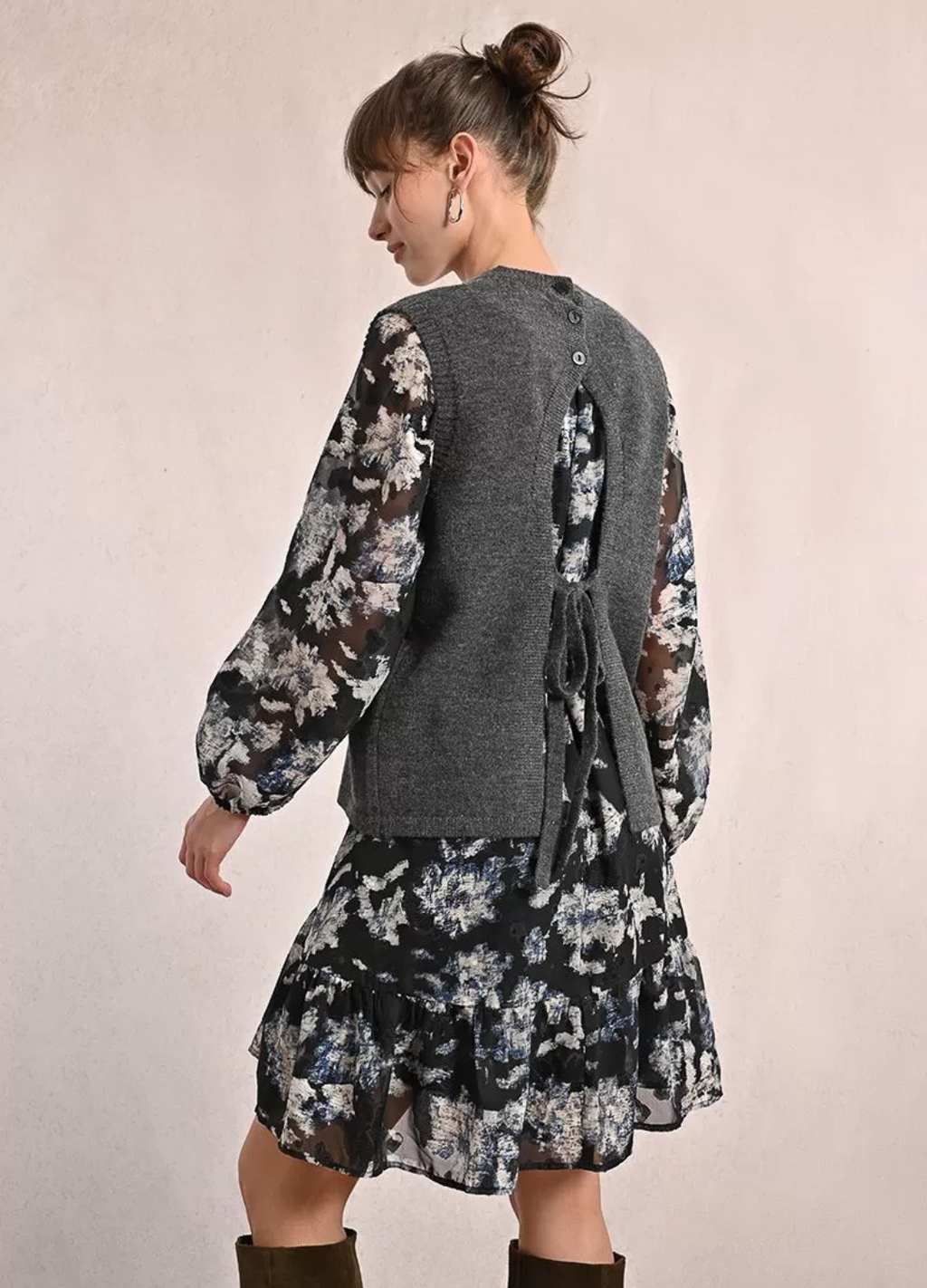 Molly Bracken - Grey Sleeveless Sweater