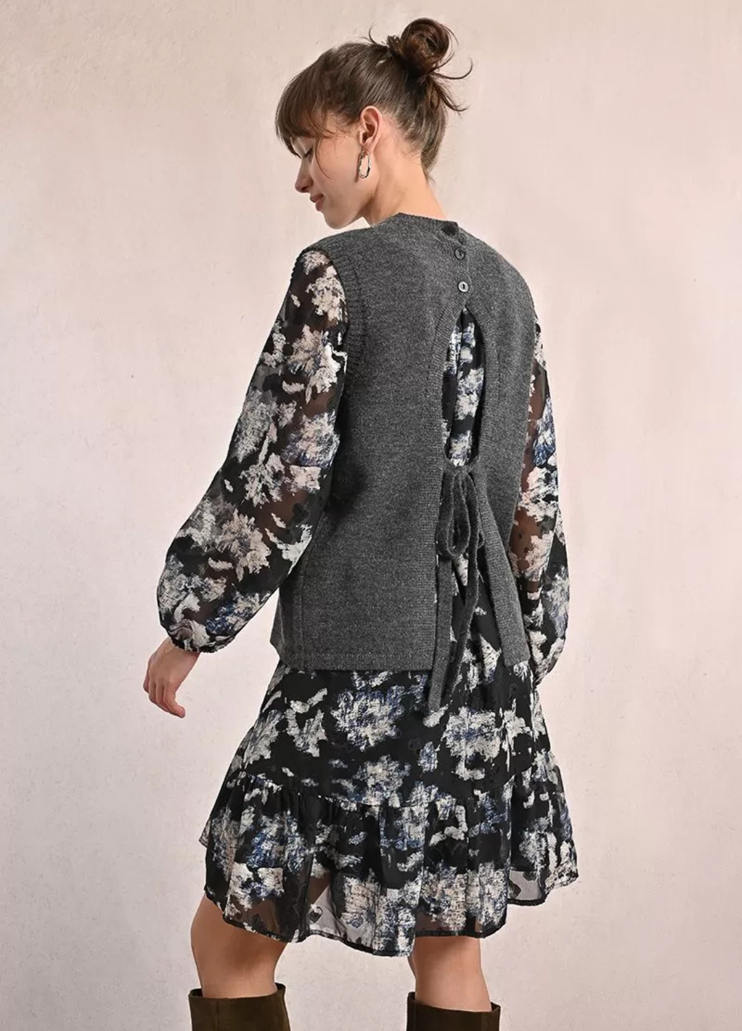 Molly Bracken - Grey Sleeveless Sweater