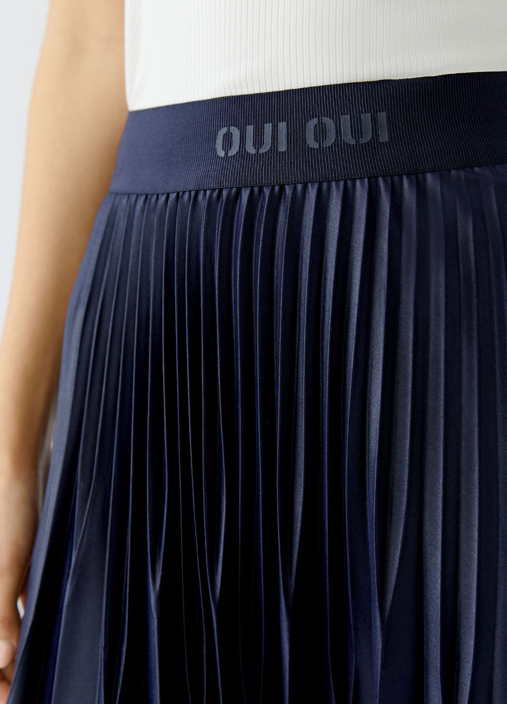 Oui - Dark Blue Pleat Skirt