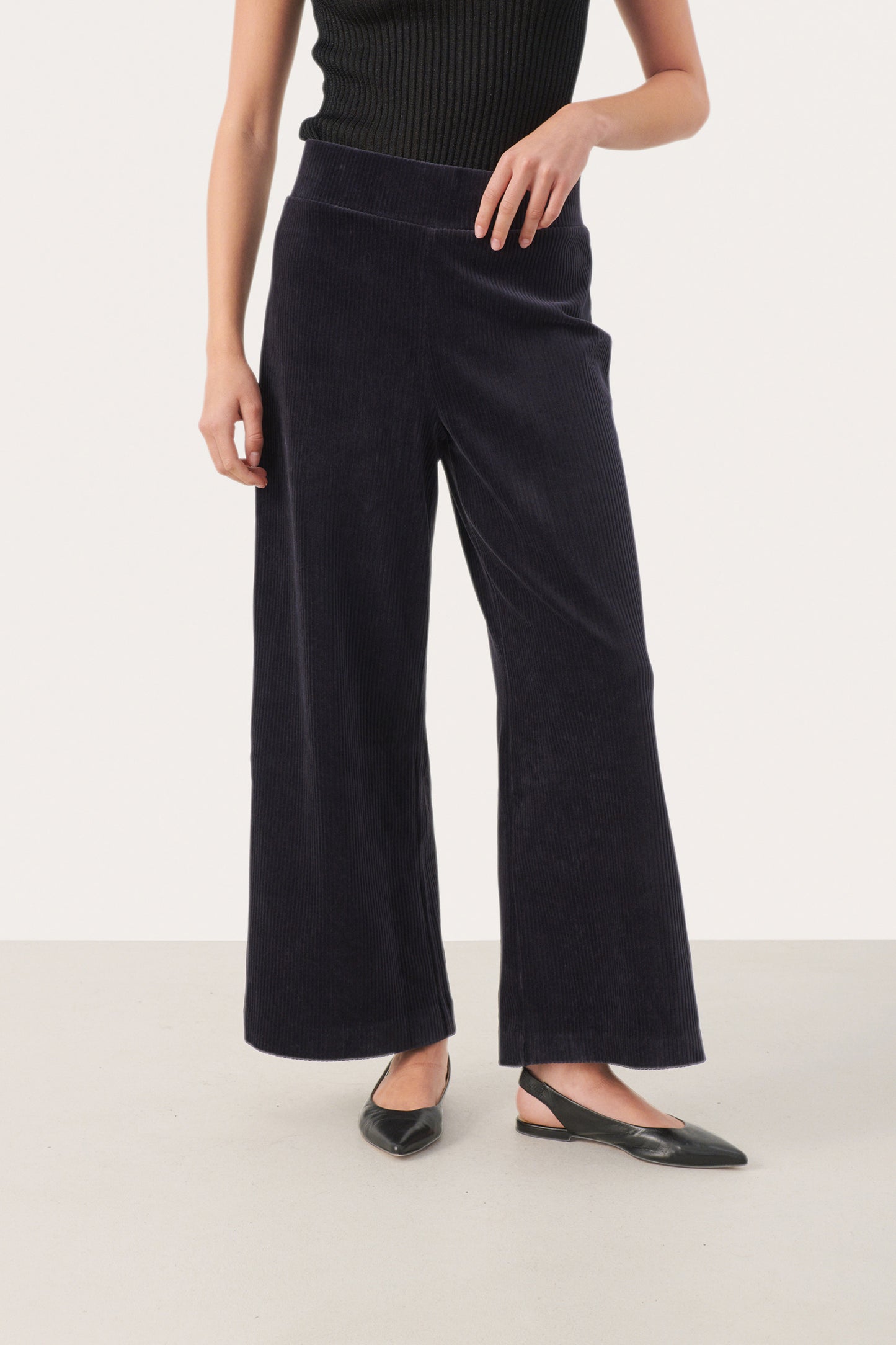 Illisanna Pull Up Navy Cotton Pants