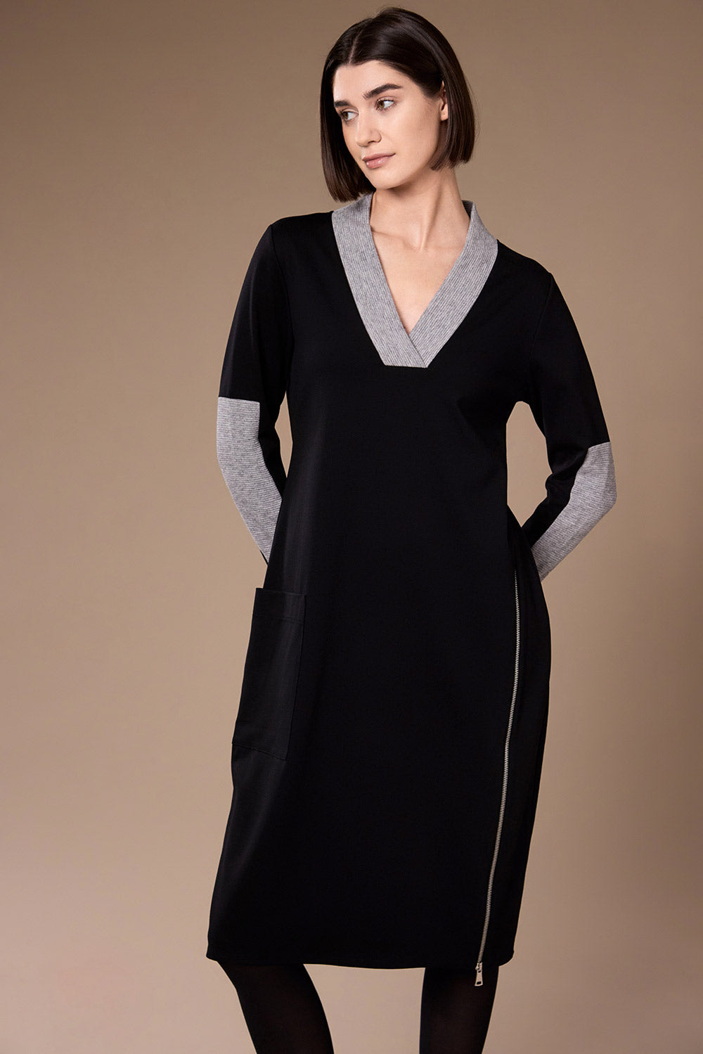 Peruzzi - Two Tone VNeck Dress
