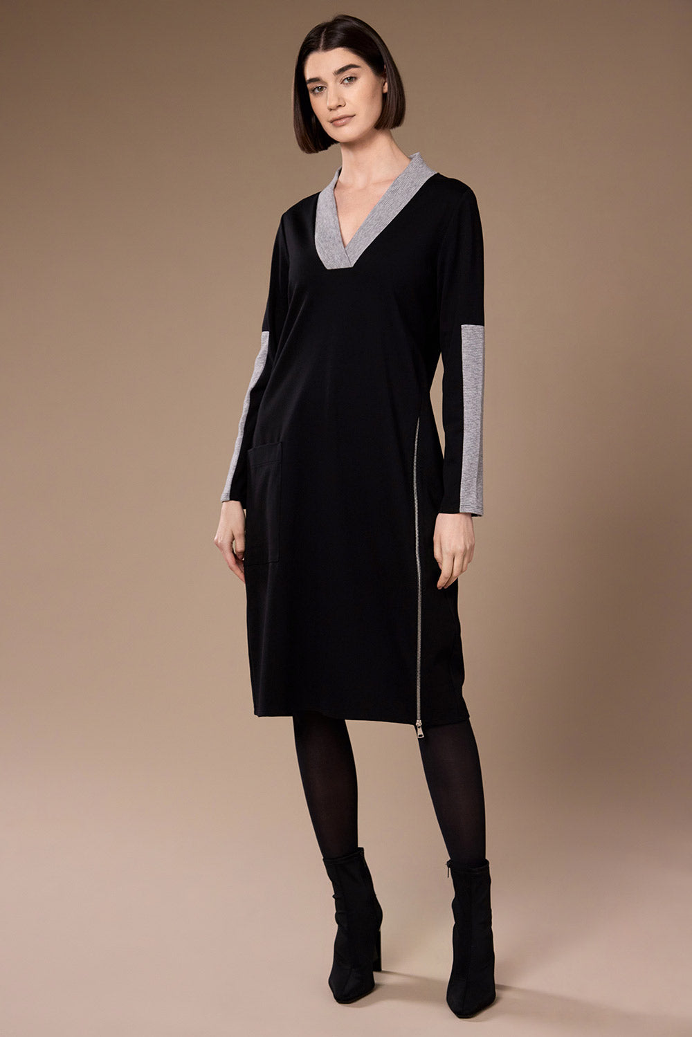 Peruzzi - Two Tone VNeck Dress