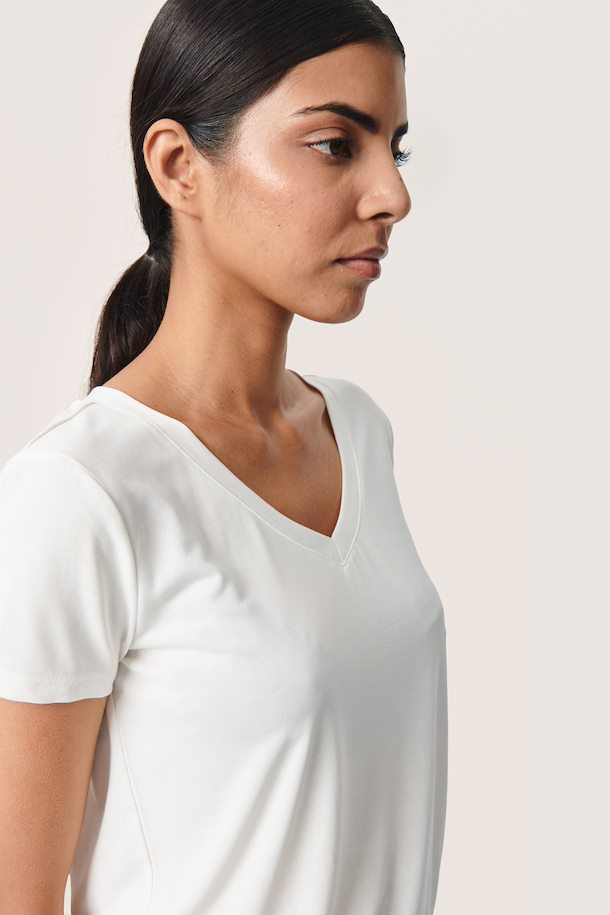 Soaked In Luxury Columbine Loose Fit V-Neck SS
