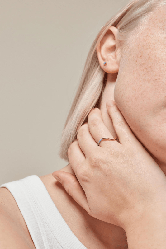 Enamel Copenhagen - Sway Ring in Icy Blue - Diamonds & Pearls