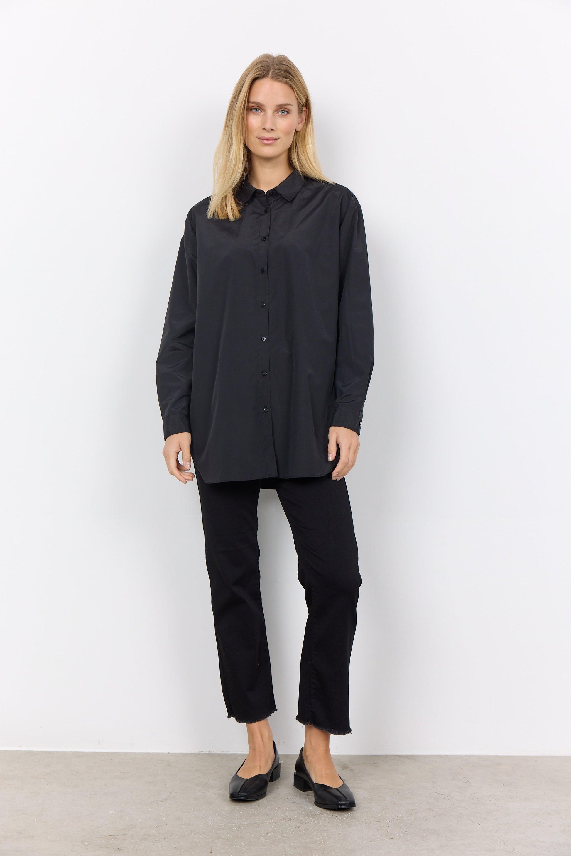 Soya Concept - Oversized Netti Black Shirt - Diamonds & Pearls