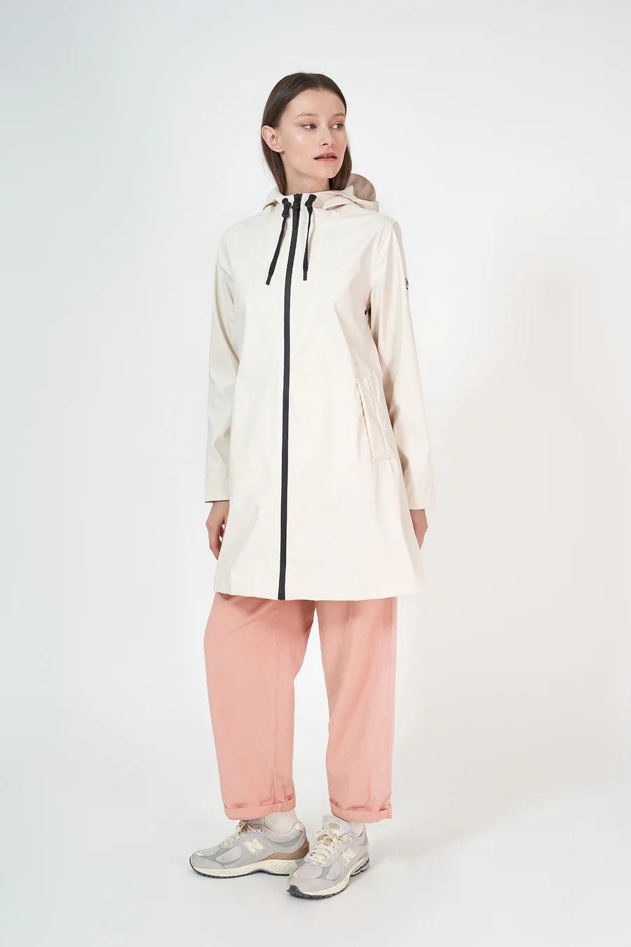 Tanta - Nuovola Raincoat In Whitecap Gray - Diamonds & Pearls