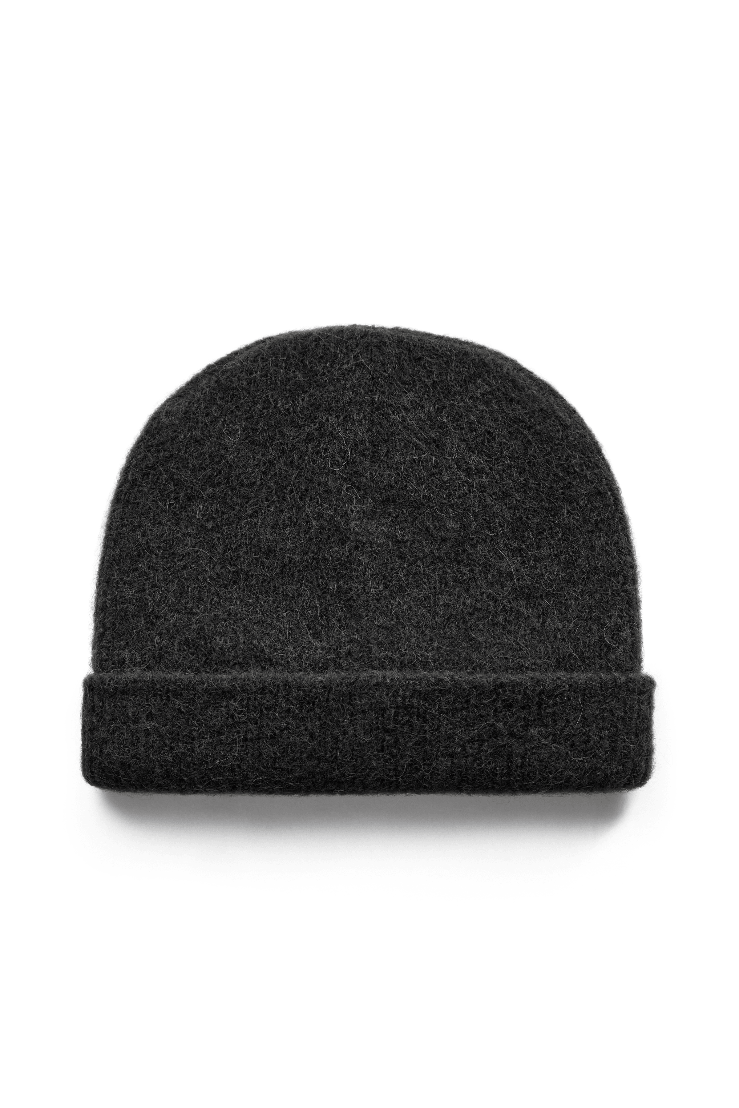 Thora Knit Hat in Phantom - Diamonds & Pearls