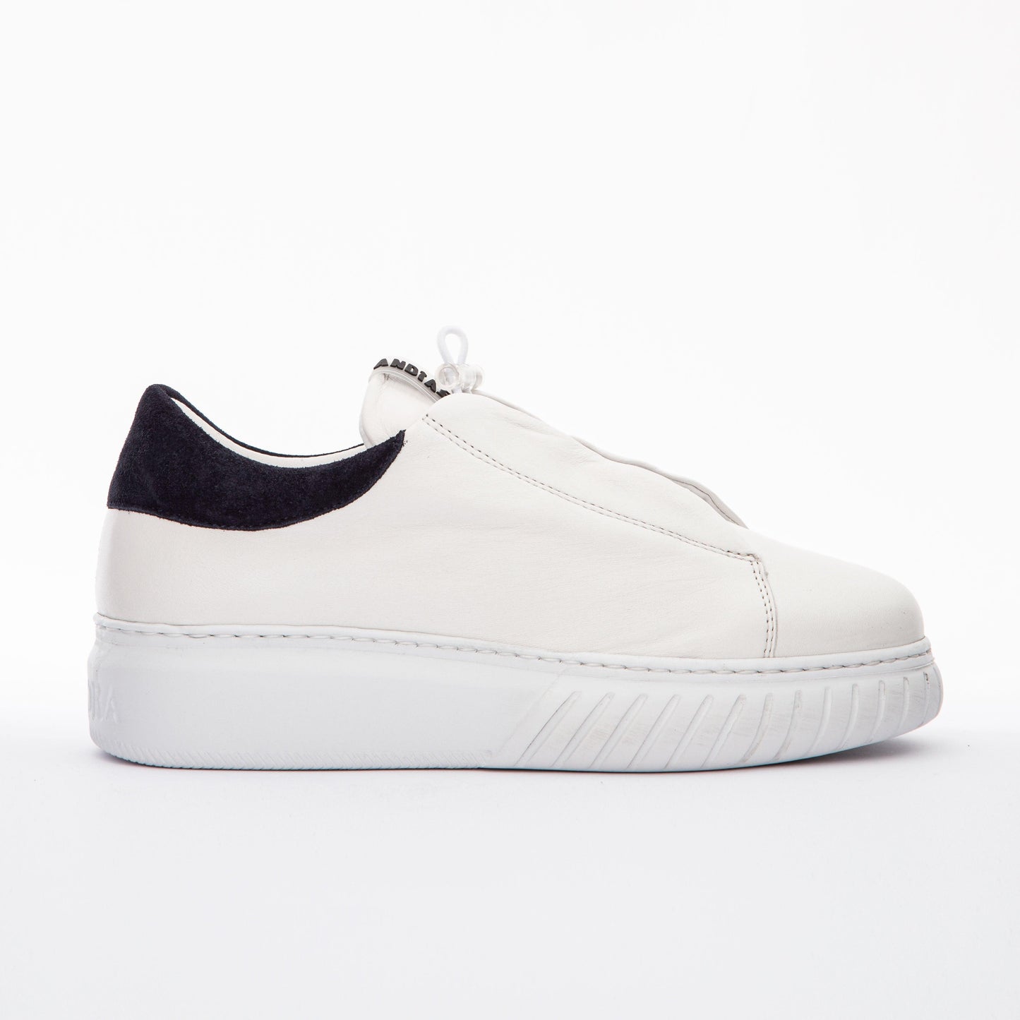 Maxy Bianco Trainer - Diamonds & Pearls